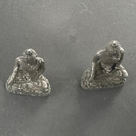 Pair of Miniature Metal Thai Amulets Pra Kring - Picture 3 of 7